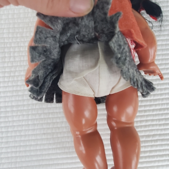 Native American Baby Doll Hard Plastic Moveable Posable Limbs Clothed Vintage - Picture 9 of 9